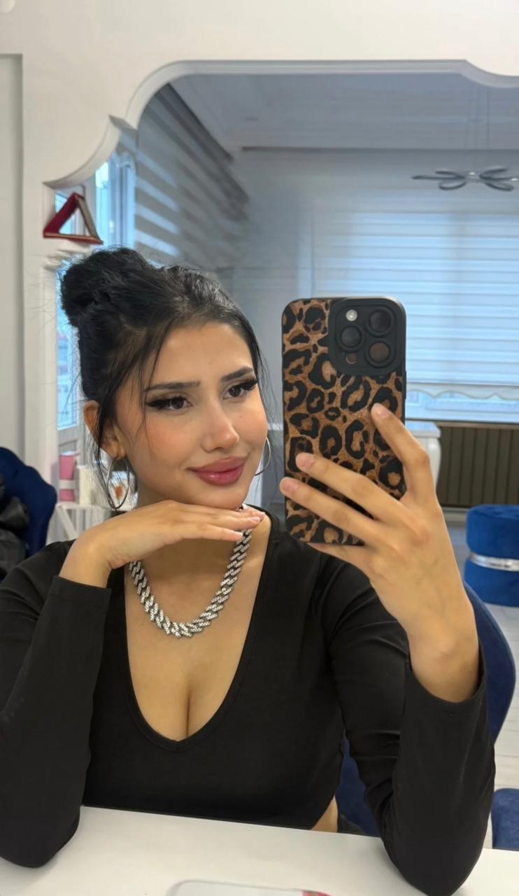 Dutlar Manken Gibi Escort Bayan Şeyda